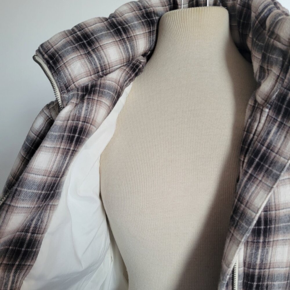 Urban Outfitters BDG Women’s Plaid Puffer Jacket (Size: Medium) - Picture 9 of 15